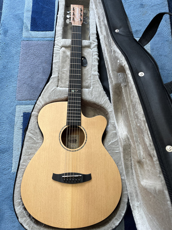 Tanglewood TRGT4CE SFCE Electroacoustic Guitar. Special Roadster GT edition.