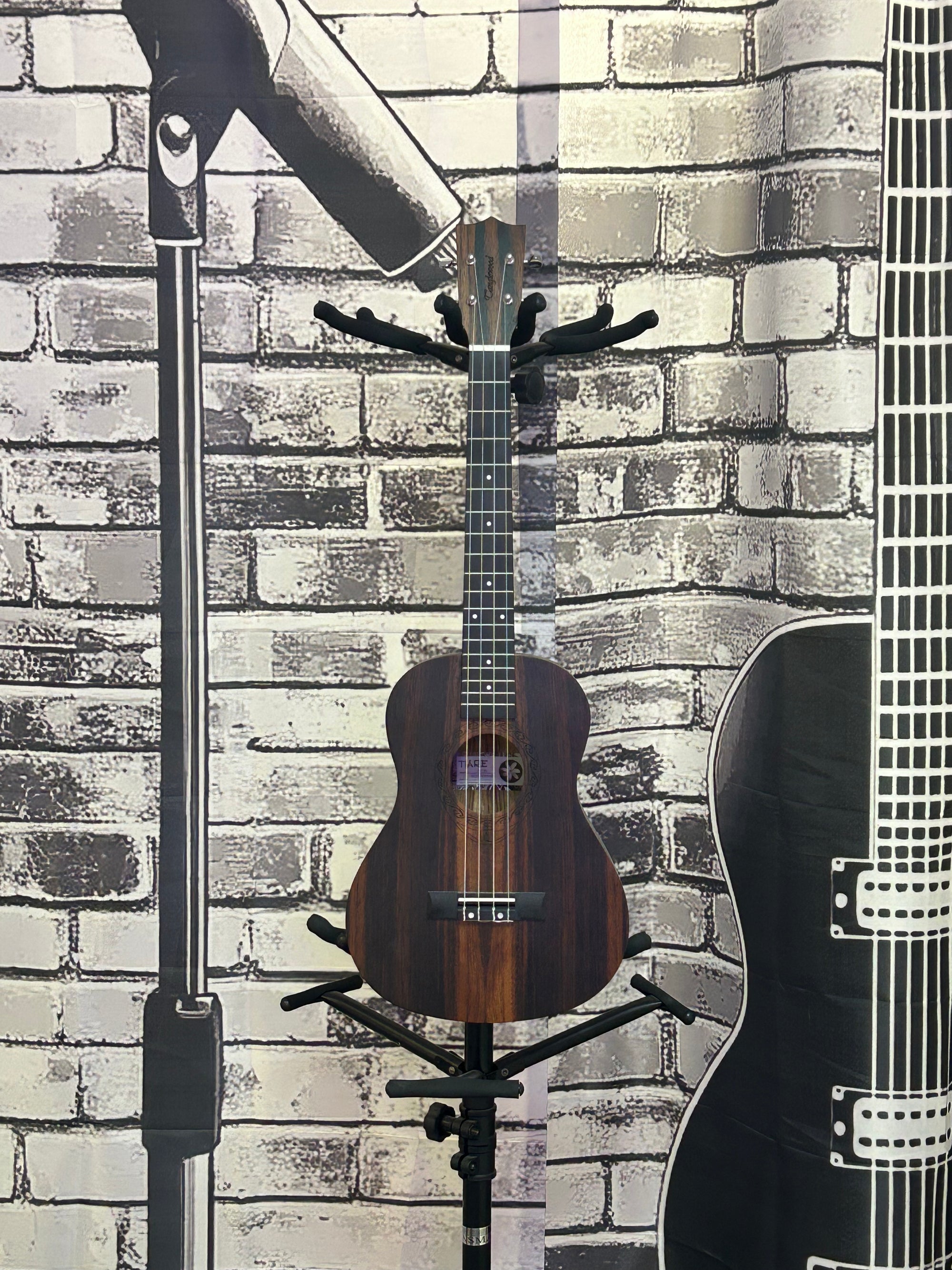 Tanglewood Tiare TWT20 baritone ukulele